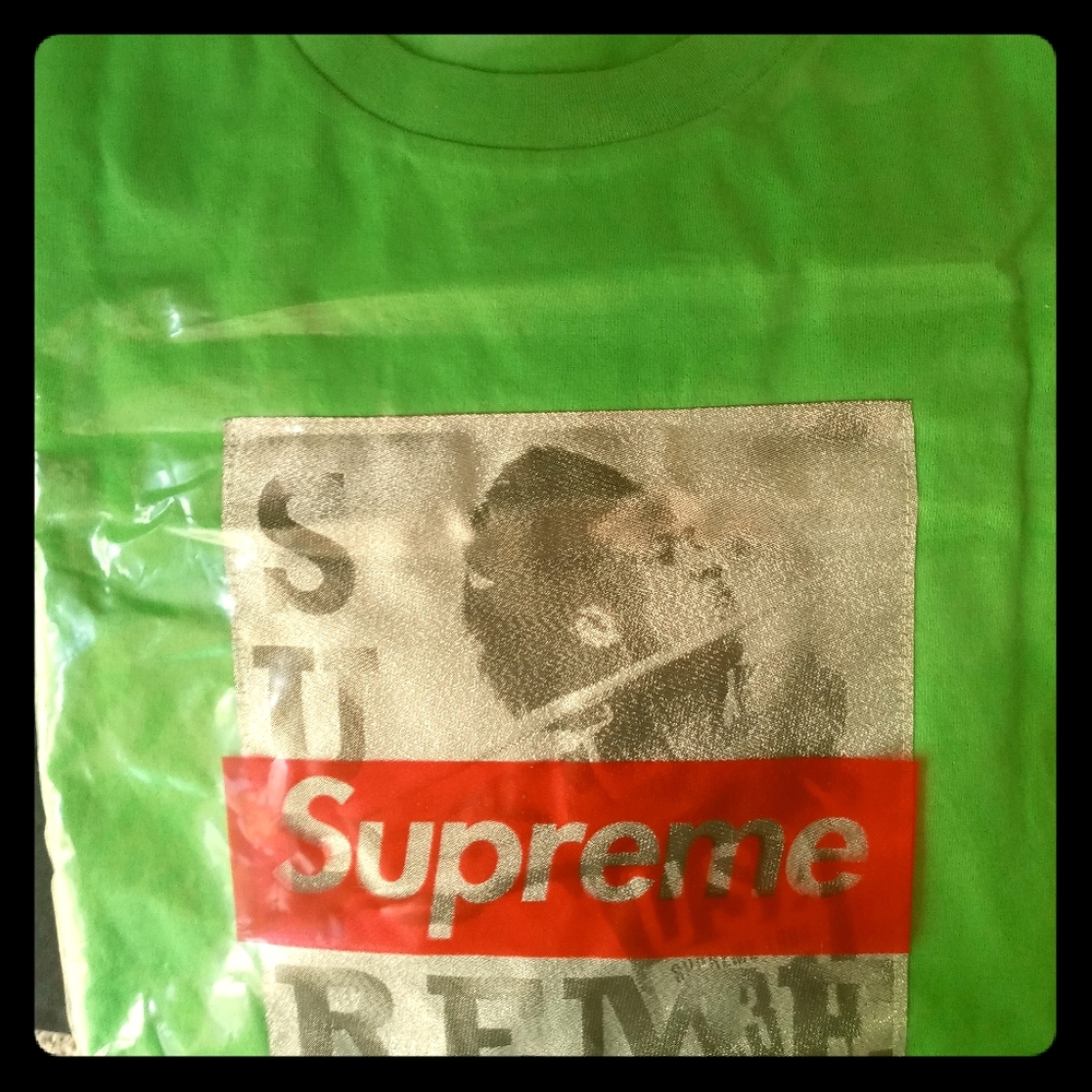 Supreme tee